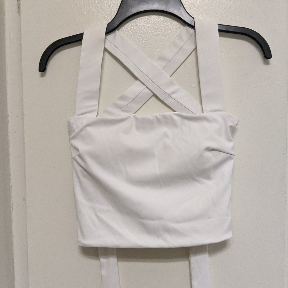 White Halara Low Support Lace-Up Crossover Cropped Tank Top - Medium